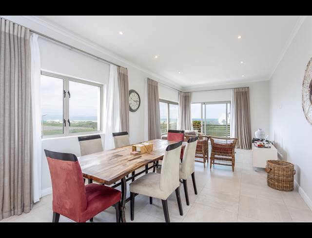 2 BEDROOM APARTMENT RENTED IN MUIZENBERG